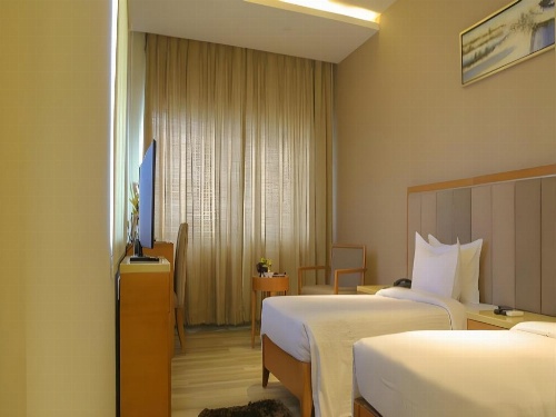 Hotel The Supreme image 12