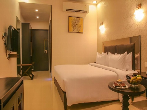 Hotel The Supreme image 2